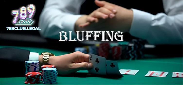 Tố bài và chiến thuật hợp lý giúp người chơi làm chủ ván đấu.Tuy nhiên, bluff cần được sử dụng hợp lý, bởi nếu lạm dụng, bạn rất dễ bị đối phương bắt bài.